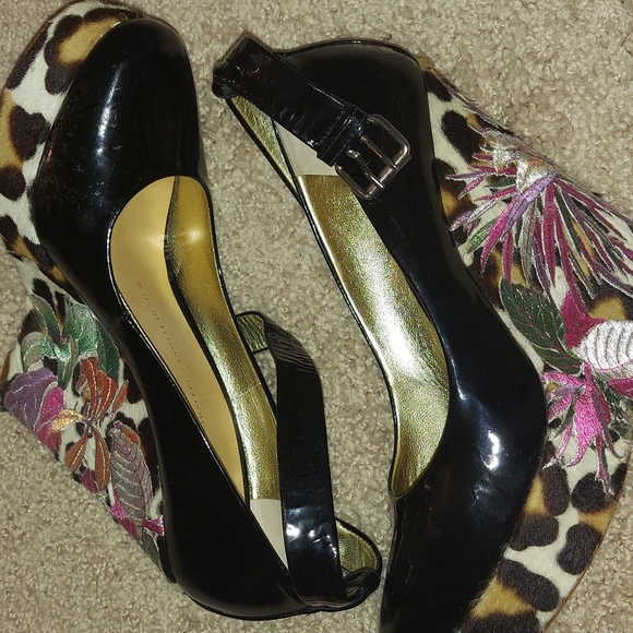 Shoes - Picture 4 of 5